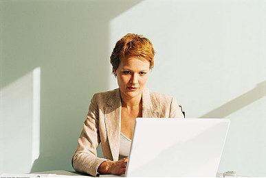 《弗恩岛上的女巫》登陆PC平台 经营探索战斗冒险